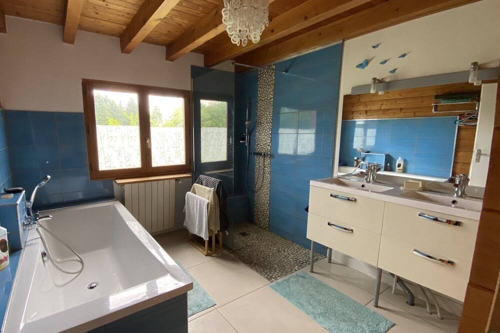 Photo of Bathroom in Marcellaz-Albanais