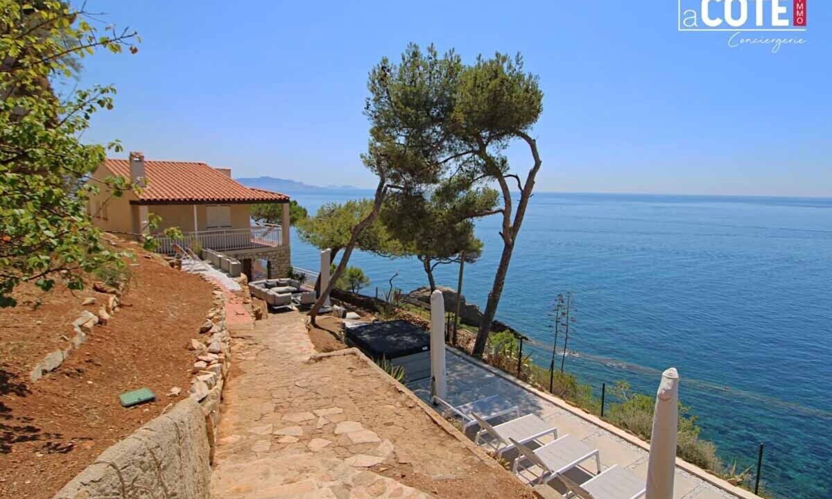 Photo of Outdoor in Ensues-la-Redonne