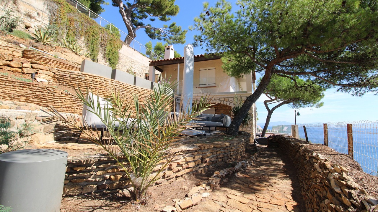 Photo of Outdoor in Ensues-la-Redonne