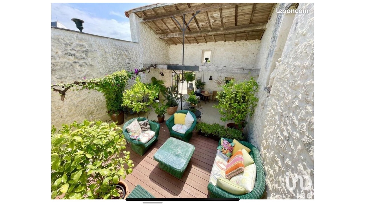 Photo of Patio Balcony in Saint-Yzans-de-Medoc