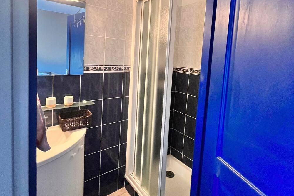 Photo of Bathroom in Saint-Nazaire