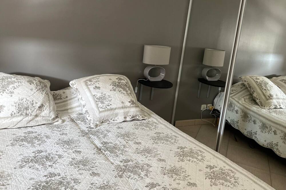 Photo of Bedroom in Saint-Nazaire