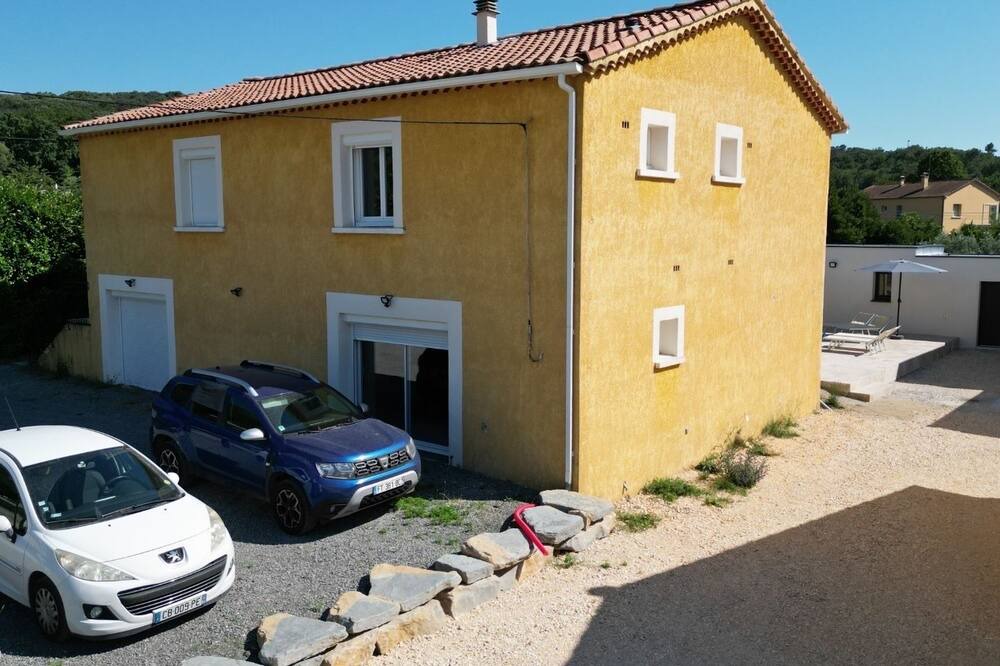 Photo of Outdoor in Saint-Julien-les-Rosiers