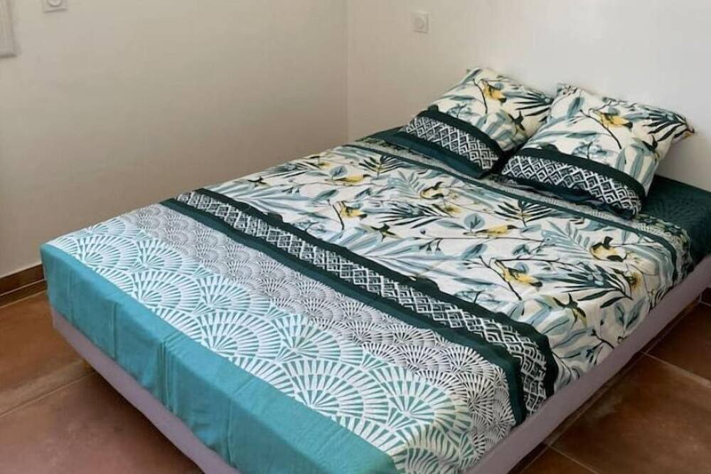 Photo of Bedroom in Saint-Julien-les-Rosiers