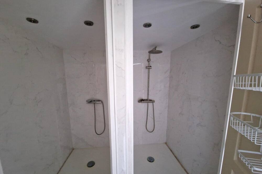 Photo of Bathroom in Chomerac