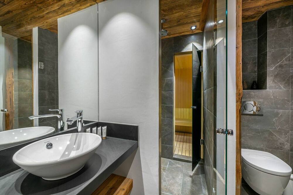Photo of Bathroom in Val-d'Isere