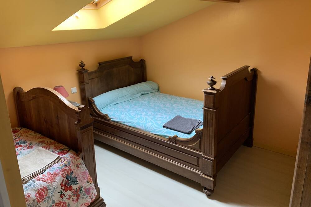 Photo of Bedroom in Lahonce