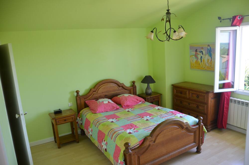 Photo of Bedroom in Lahonce