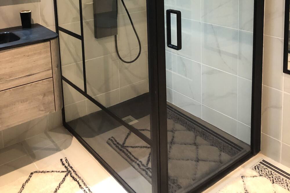 Photo of Bathroom in Bozouls