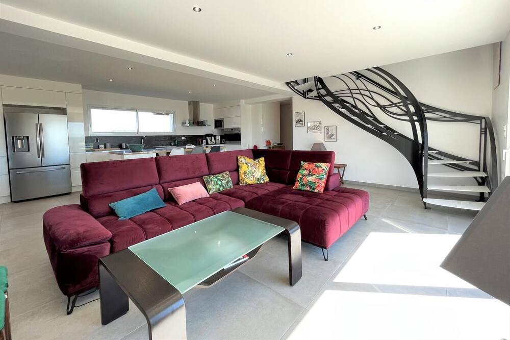 Photo of Livingroom in Bardos