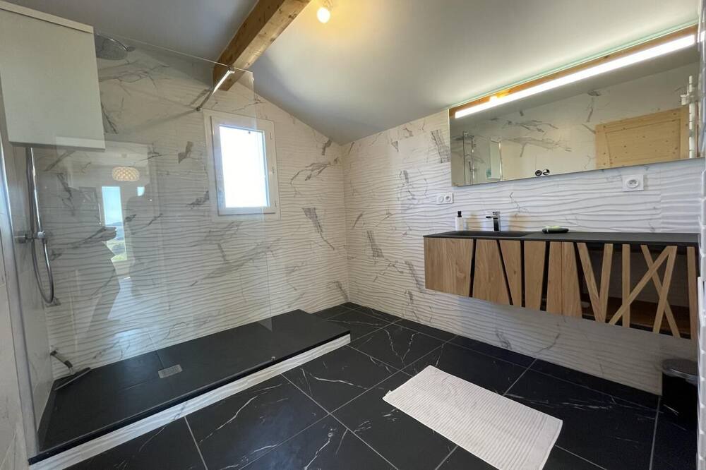 Photo of Bathroom in Bardos