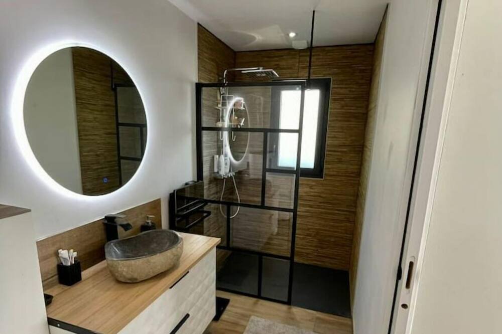 Photo of Bathroom in Saubrigues