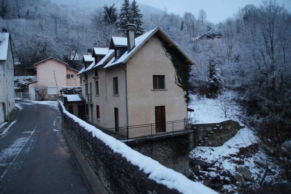Photo of Outdoor in Guran