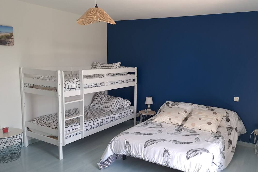 Photo of Bedroom in Lesparre-Medoc
