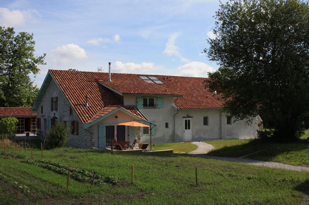 Photo of Outdoor in Pey