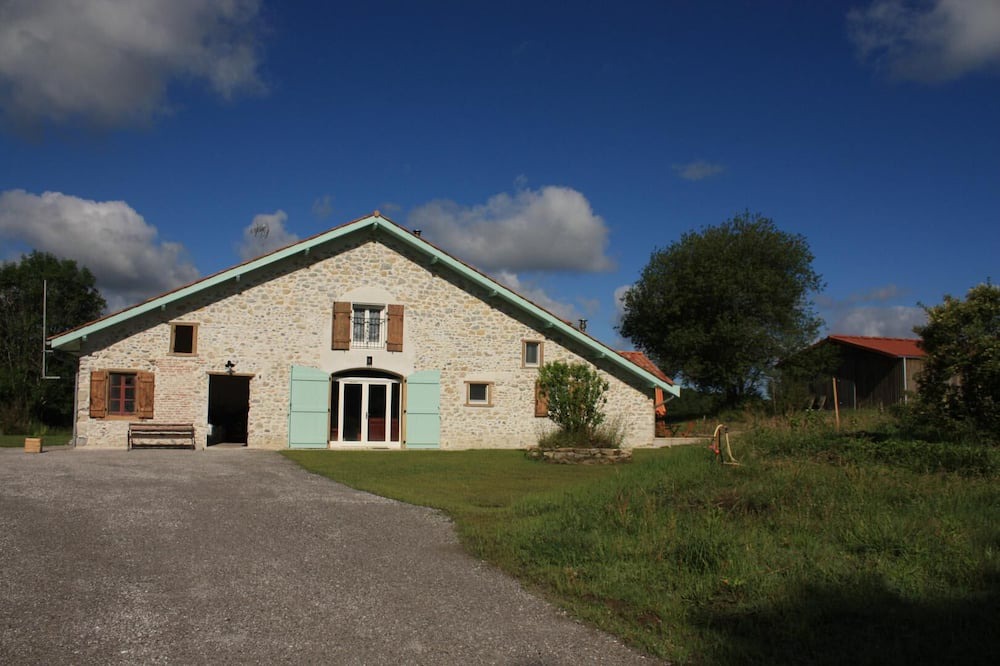 Photo of Outdoor in Pey