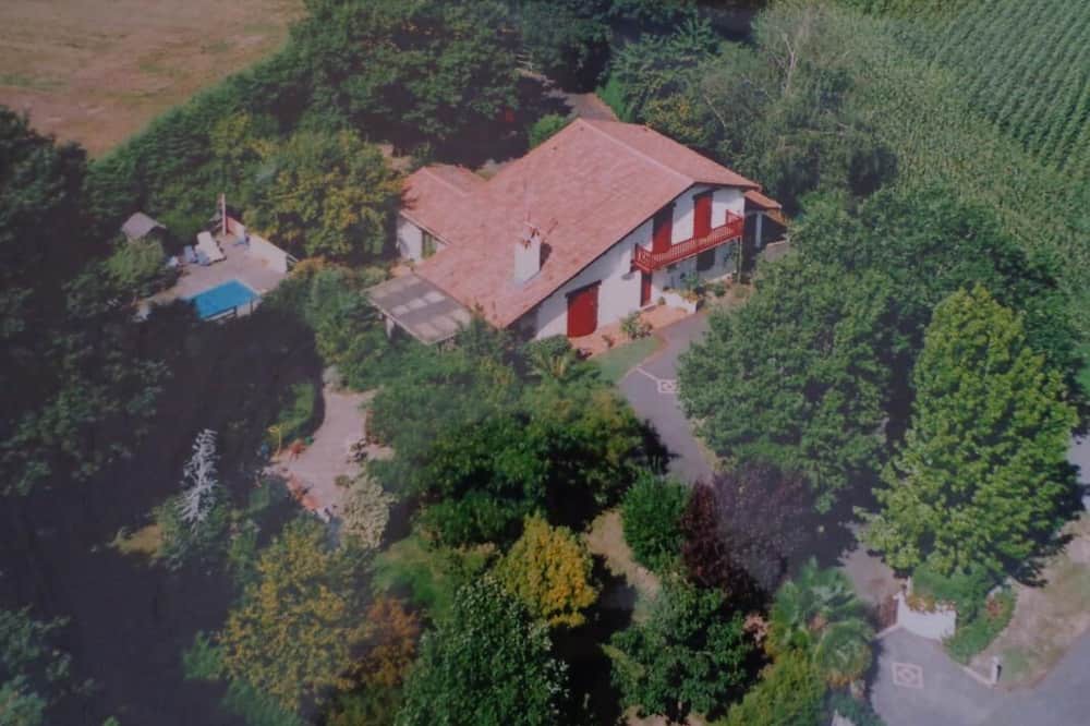 Photo of Outdoor in Belus