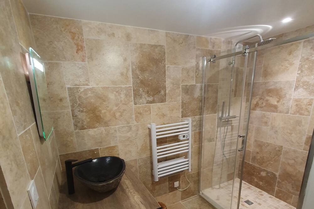 Photo of Bathroom in Saint-Julien-le-Roux