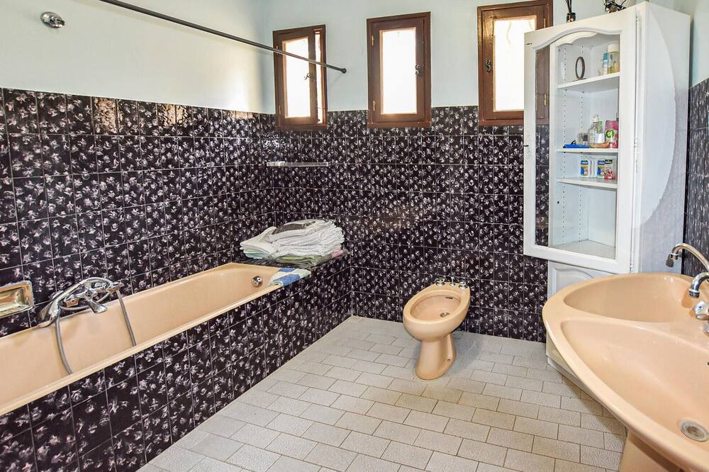 Photo of Bathroom in Taulignan