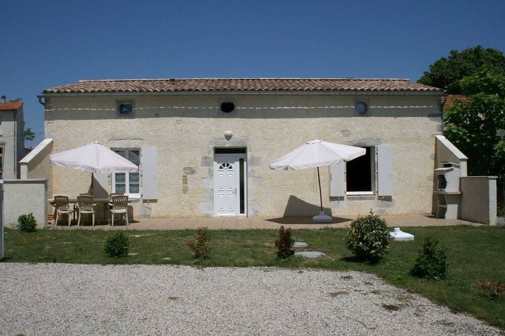 Photo of Outdoor in Civrac-en-Medoc