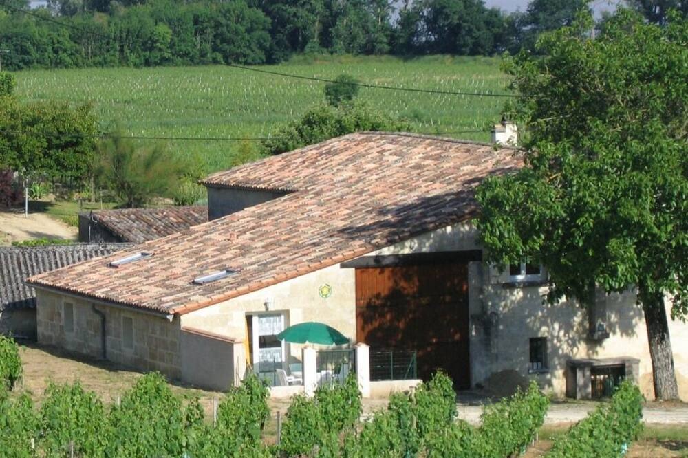Photo of Outdoor in Bourg-sur-Gironde