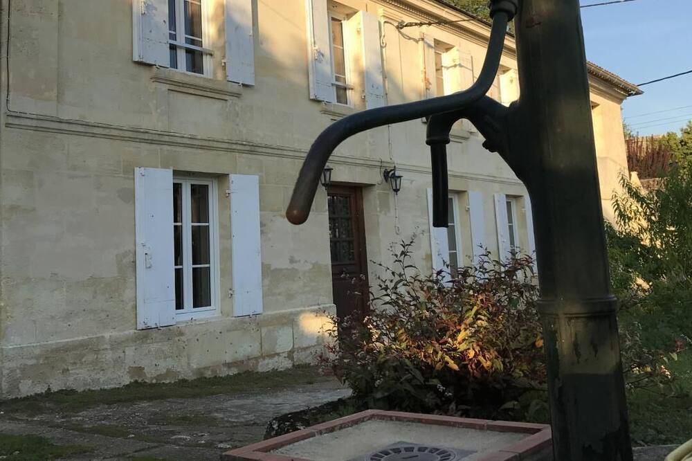 Photo of Outdoor in Bourg-sur-Gironde