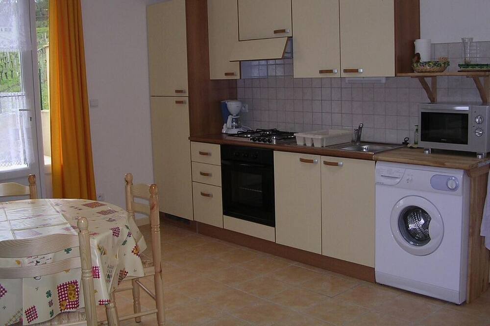 Photo of Kitchen in Bourg-sur-Gironde