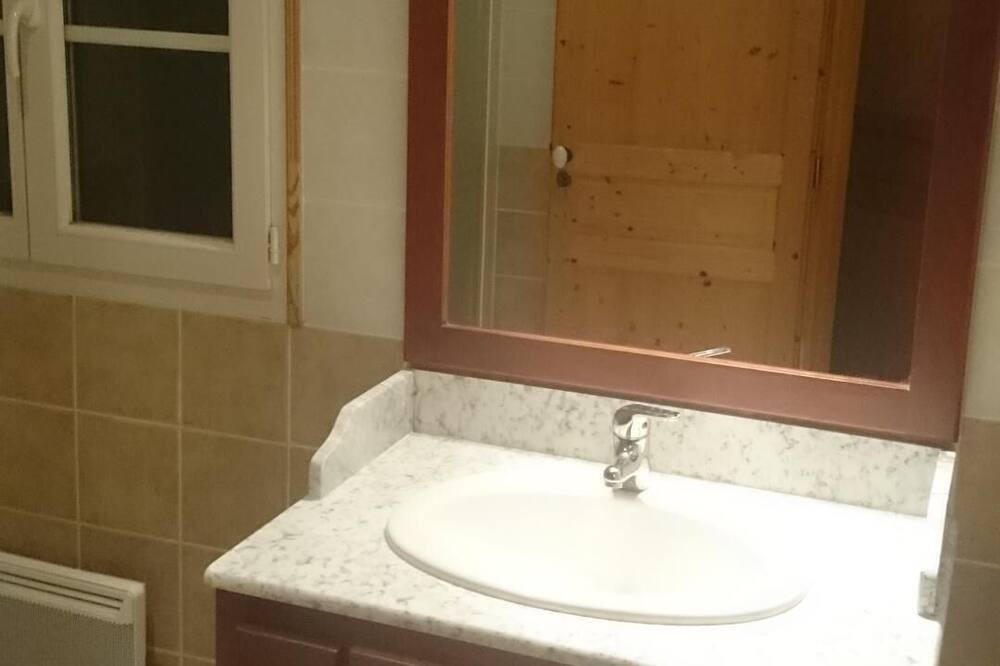Photo of Bathroom in Mios