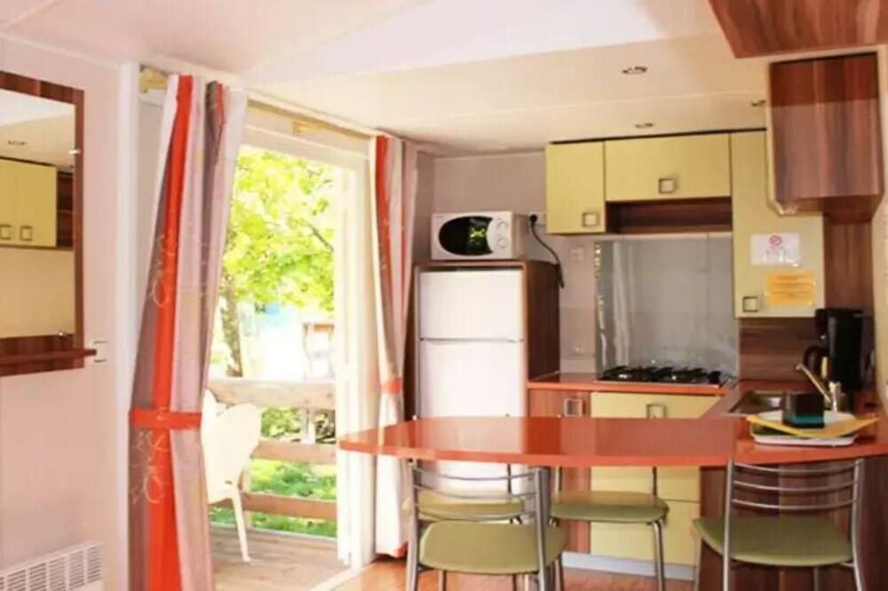 Photo of Kitchen in Les Ollieres-sur-Eyrieux