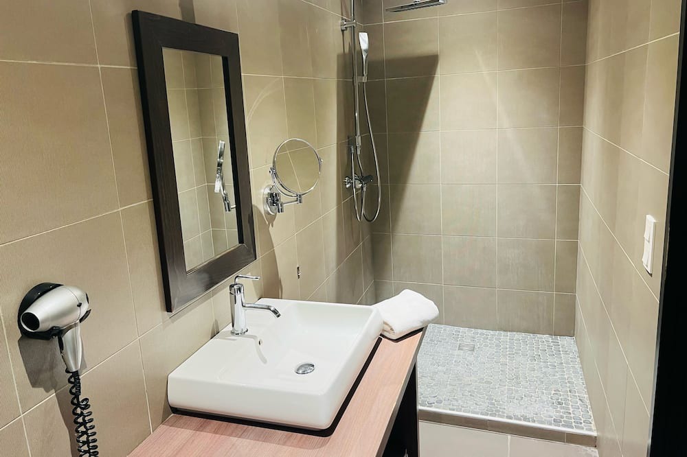 Photo of Bathroom in Bagnols-sur-Ceze