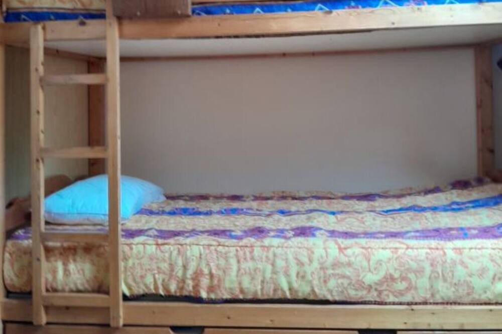 Photo of Bedroom in Genos