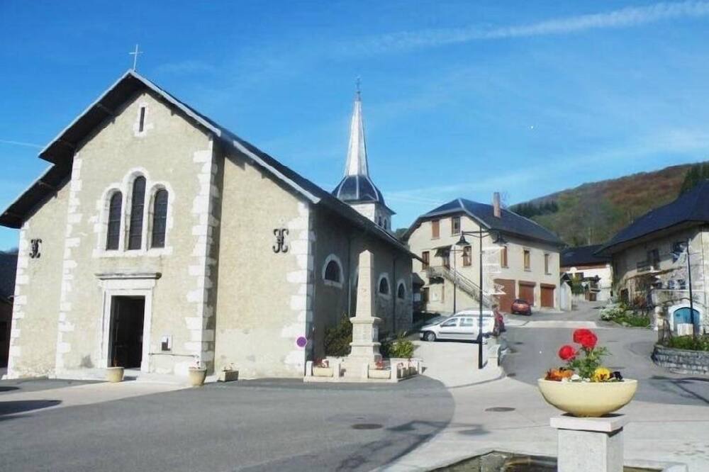 Photo of Others in Cessens