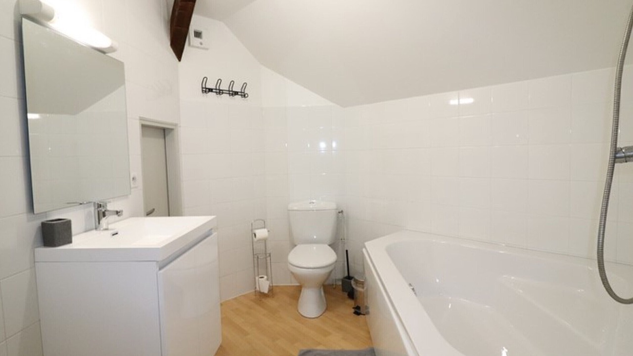 Photo of Bathroom in Saint-Martin-Valmeroux