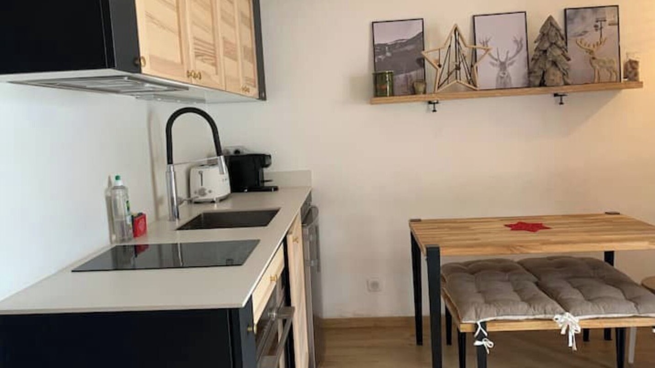 Photo of Kitchen in Peone
