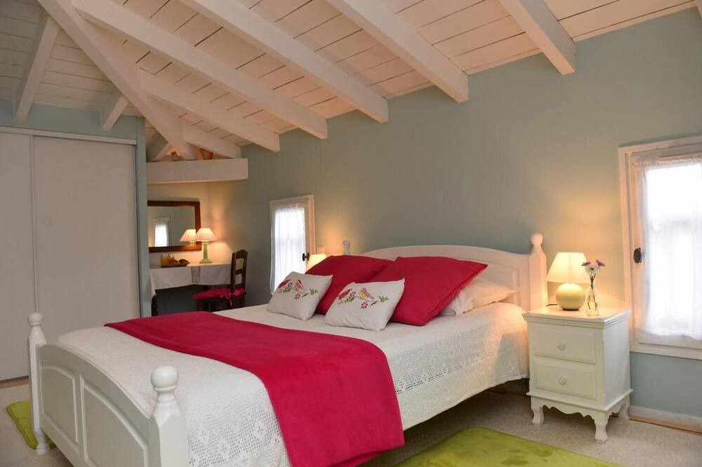 Photo of Bedroom in Mano