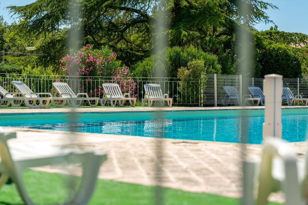 Photo of Outdoor in La Roque-sur-Pernes