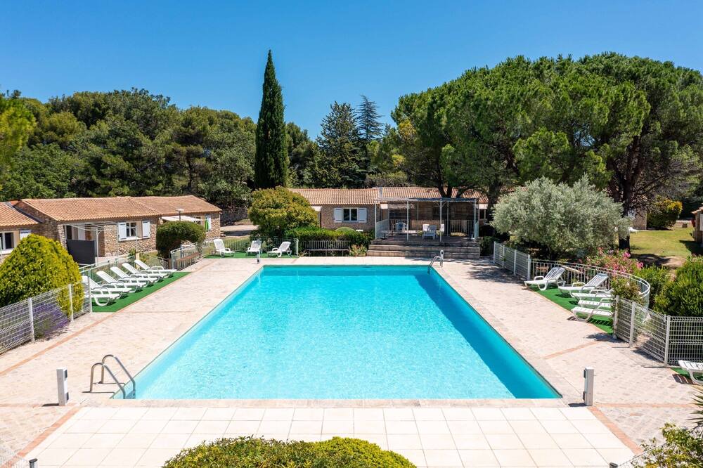 Photo of Outdoor in La Roque-sur-Pernes