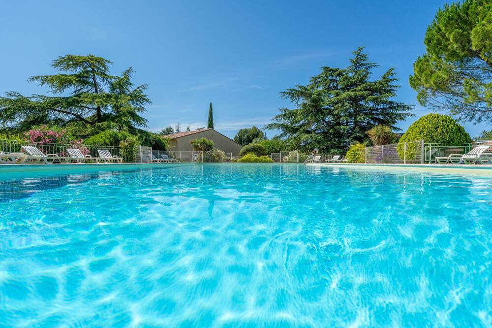 Photo of Outdoor in La Roque-sur-Pernes