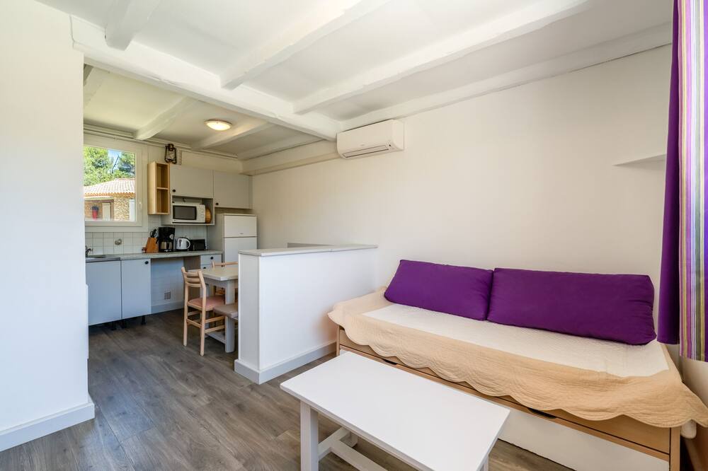 Photo of Bedroom in La Roque-sur-Pernes
