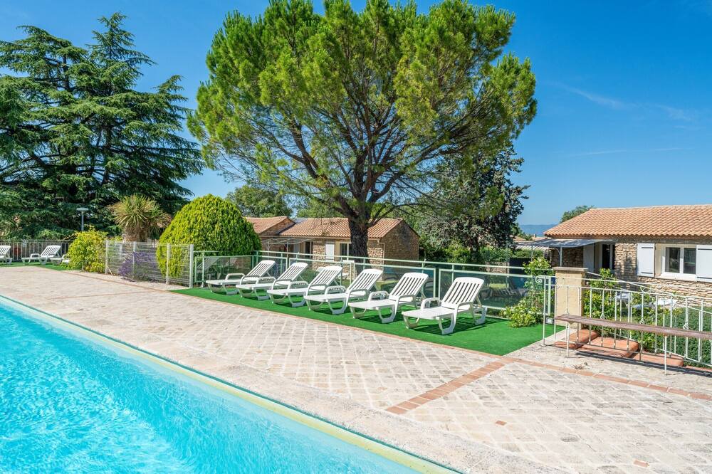 Photo of Outdoor in La Roque-sur-Pernes