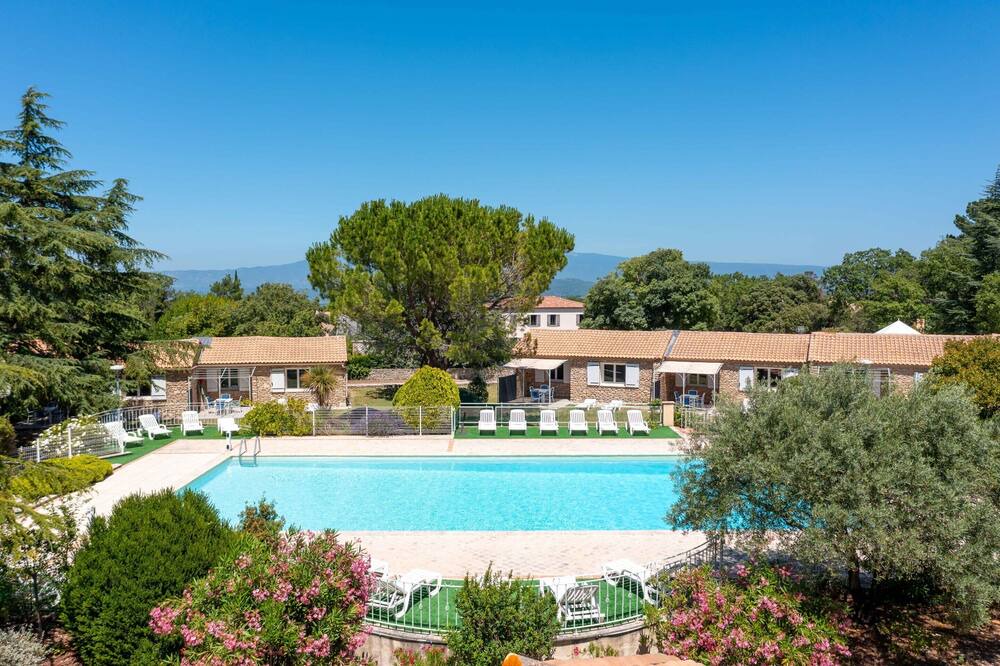 Photo of Outdoor in La Roque-sur-Pernes