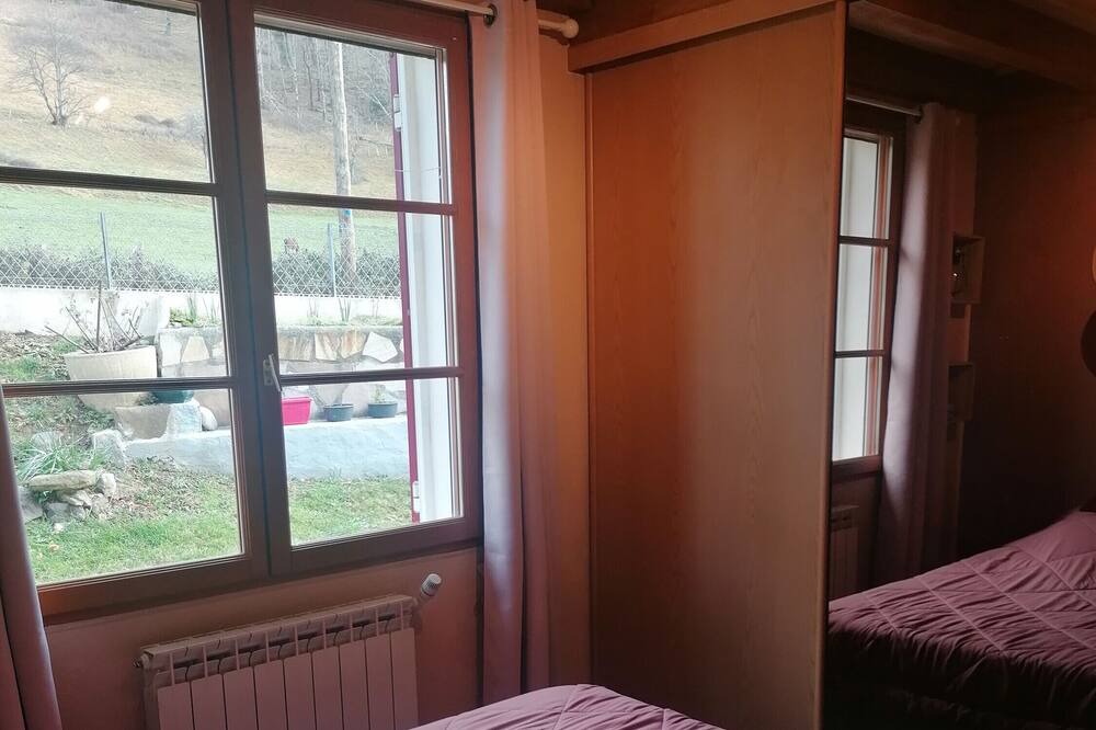 Photo of Bedroom in Esterencuby