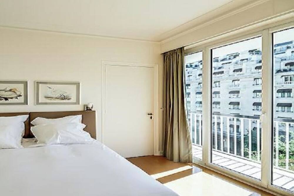 Photo of Bedroom in Champs-Elysees