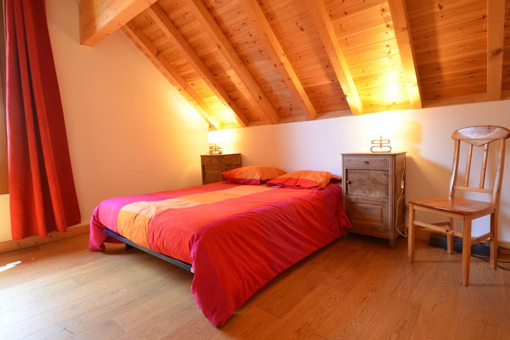 Photo of Bedroom in Le Bourg-d'Oisans