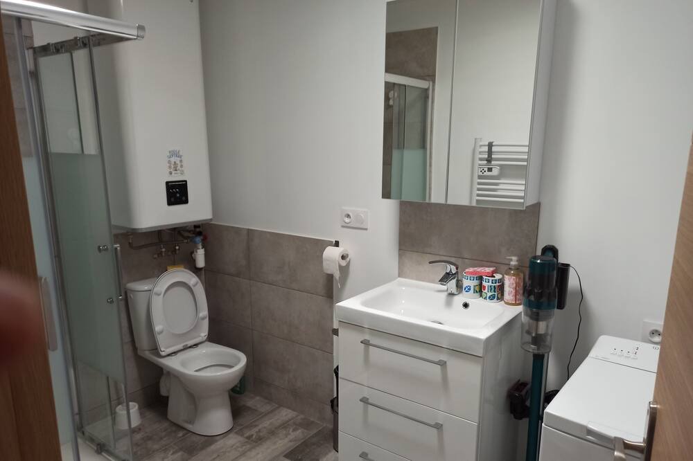 Photo of Bathroom in Saint-Martin-de-Seignanx
