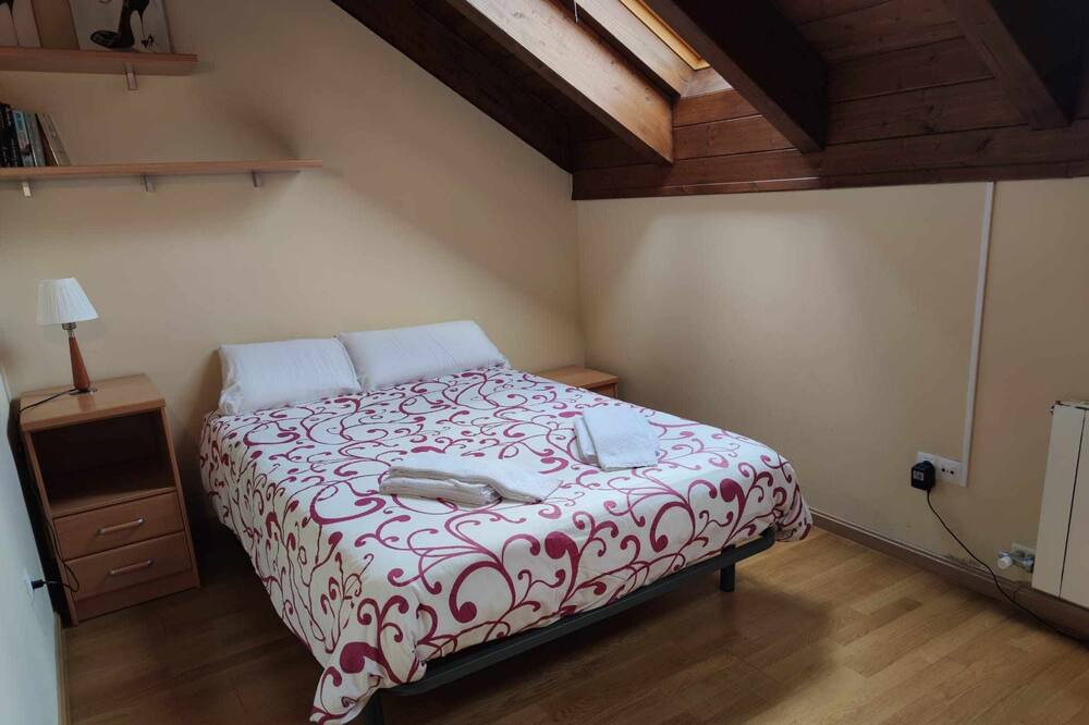 Photo of Bedroom in Linsoles