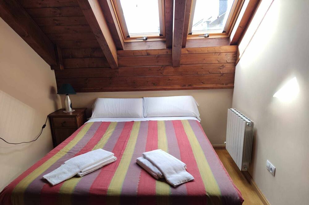 Photo of Bedroom in Linsoles