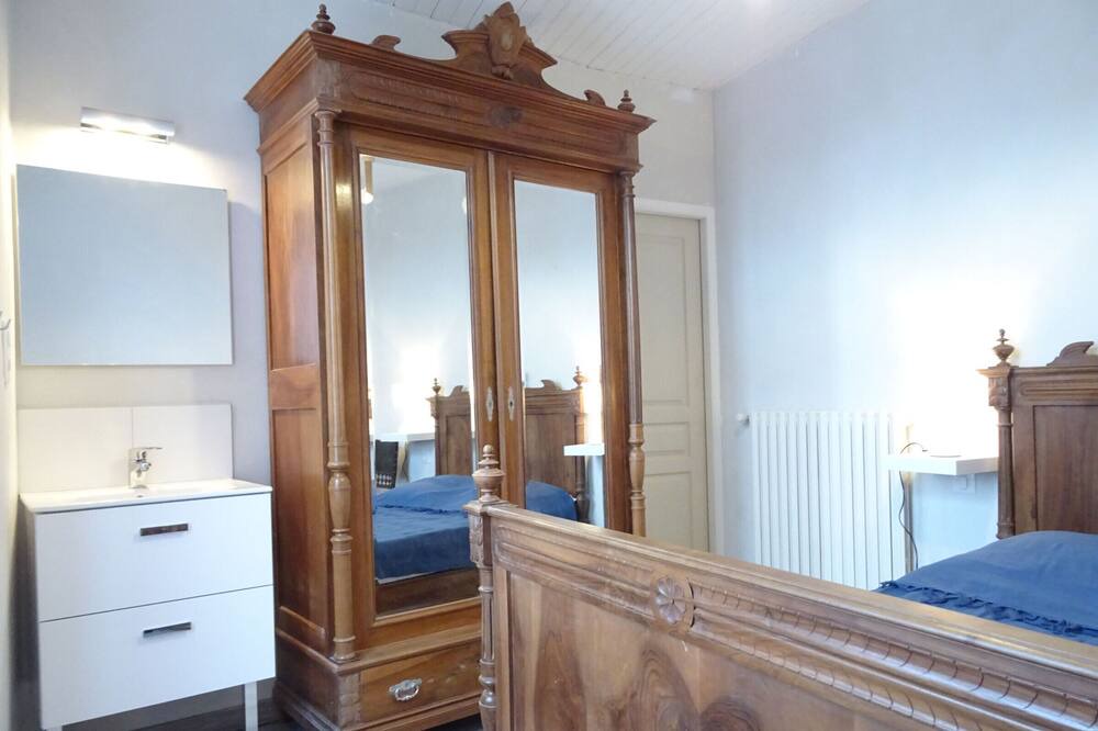 Photo of Bedroom in Montclar