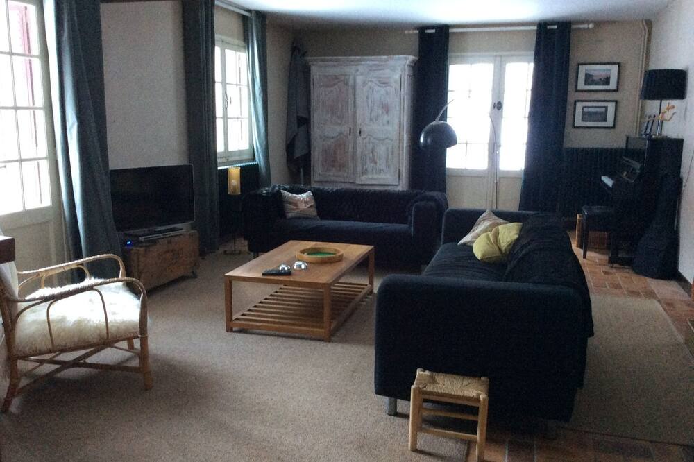 Photo of Livingroom in Ascou