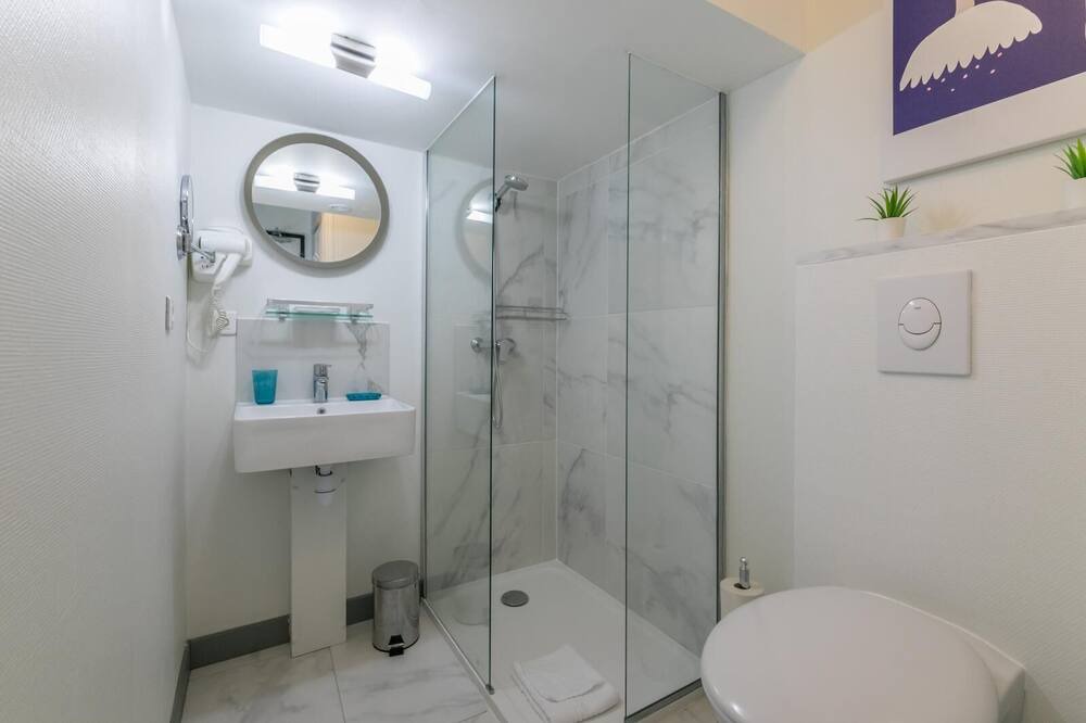 Photo of Bathroom in 9th Arrondissement